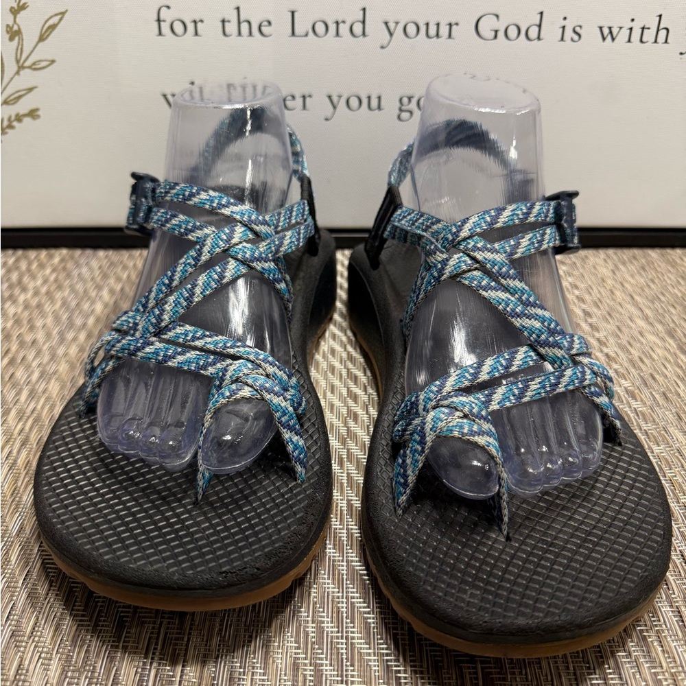 Chaco Blue and Black Women's Sandals SZ9  *Like new* Box4
